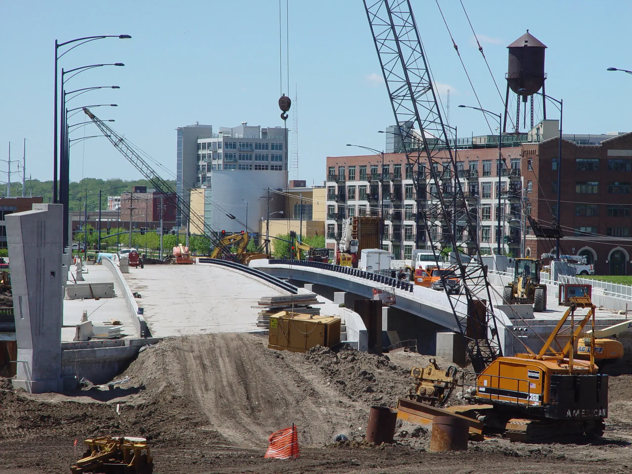 bridge deck construction from 2010 in downtown des moines